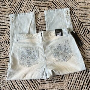 *3 for $60* Nine West Jeans - Karen Floral Capri, color Koro Wash, sz 8, NWT